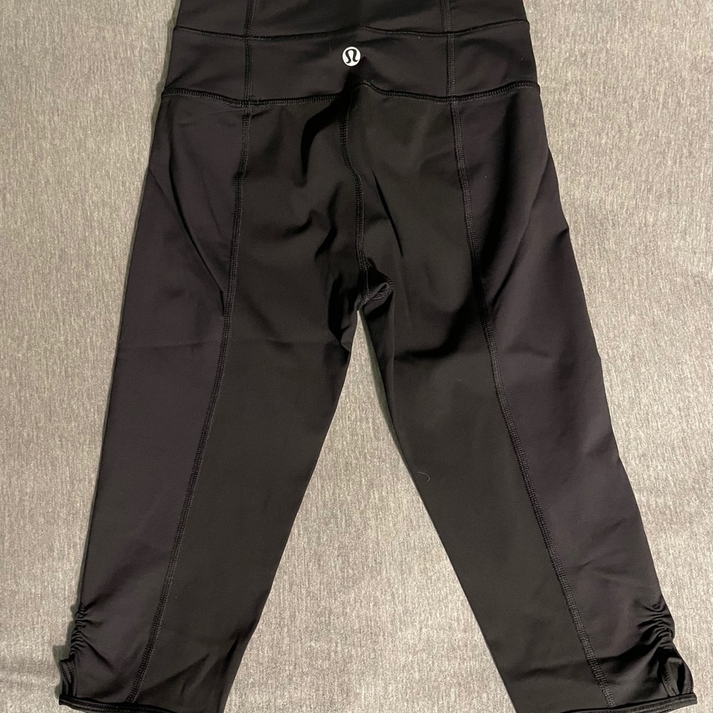Lululemon Size 4 Crop Leggings